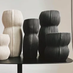 Curvy Round Vase Black