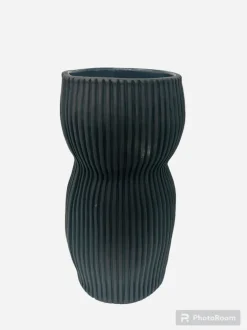 Curvy Round Vase Black