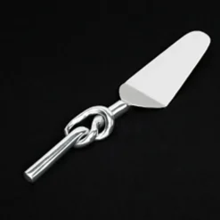 Knotty Cake server