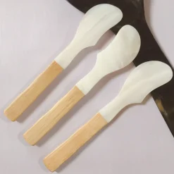 Mother of Pearl & Bamboo Spreaders - Set of 4