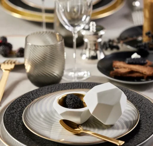 Oskar Dinnerware